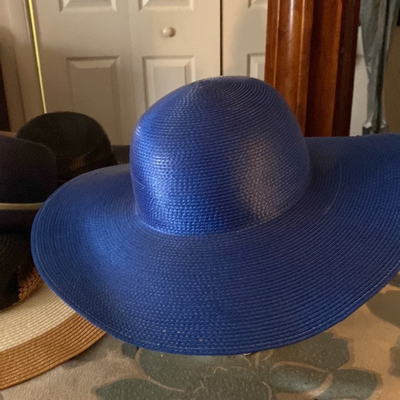 Blue hat fashion forward - Picture 8 of 8